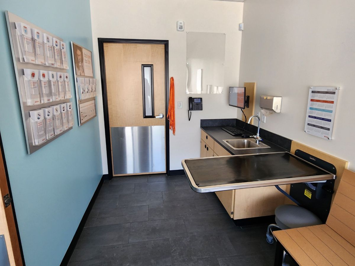 The Banfield Fort Lauderdale Sunrise Square exam room