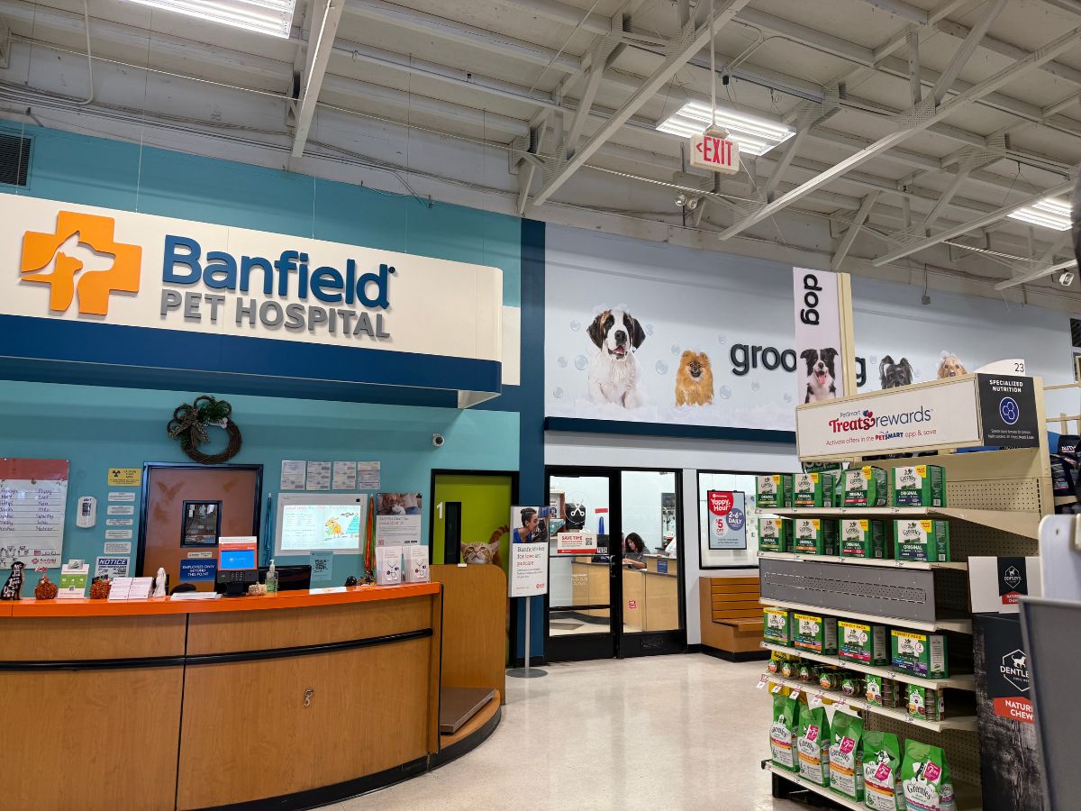 The front desk inside Banfield Pet Hospital - Fontana