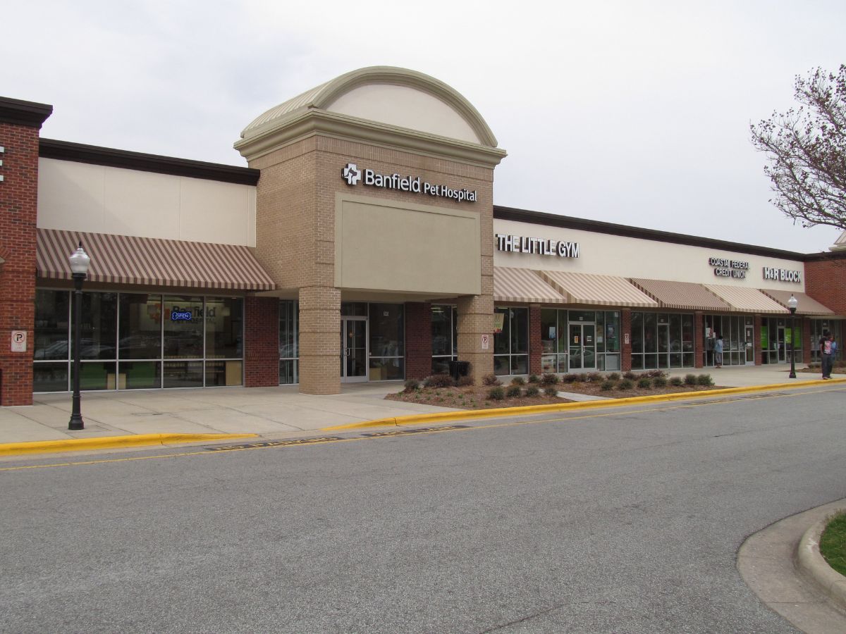 The Banfield Pet Hospital: Durham Southpoint Building exterior