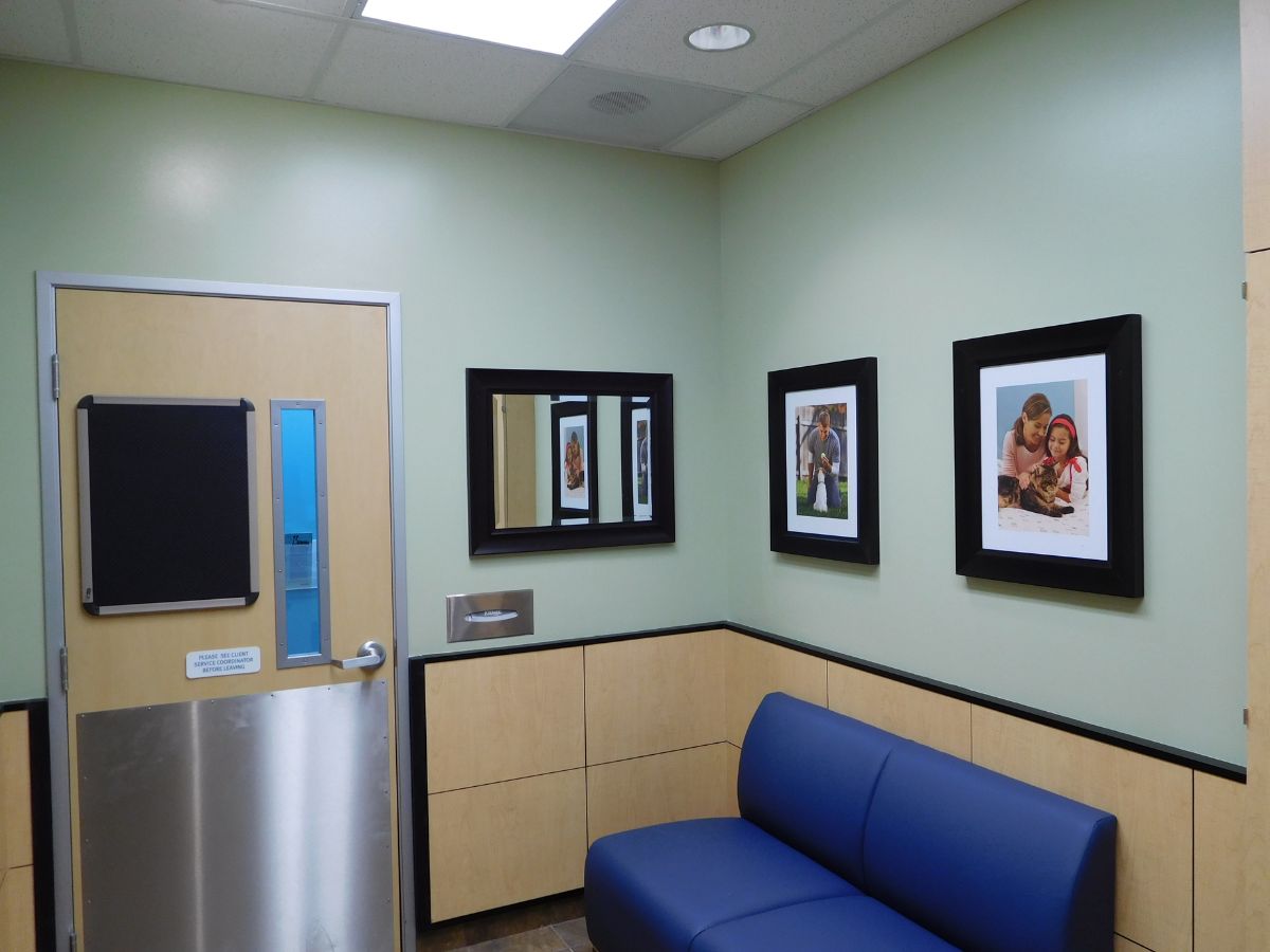 An alternate view of the Spring Banfield exam room