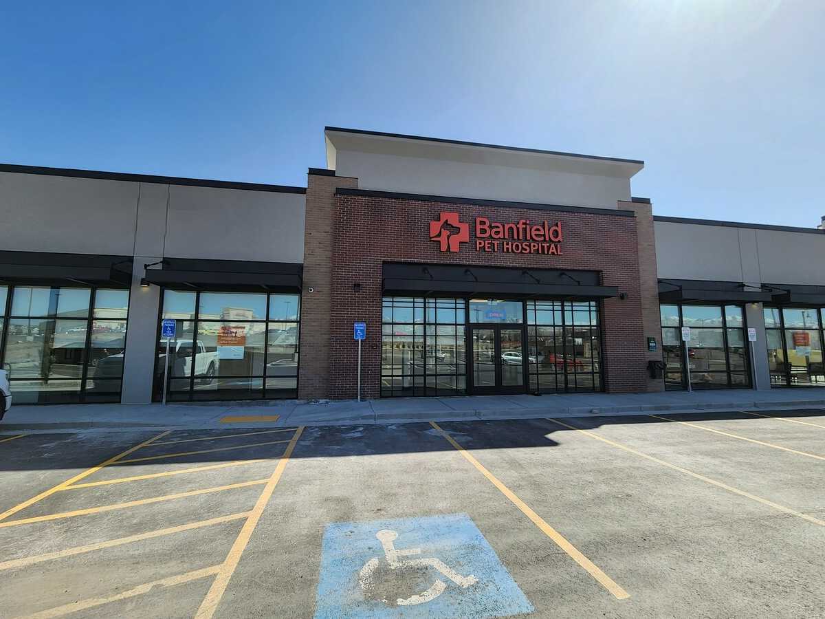 The Banfield - West Jordan hospital front exterior entrance
