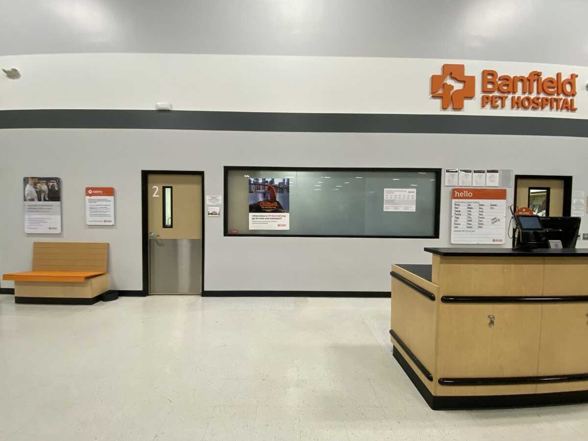 The Banfield - Las Vegas Durango front desk and check-in area