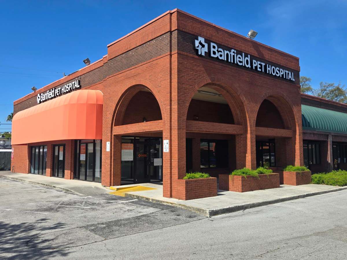 The Banfield Fort Lauderdale Sunrise Square exterior