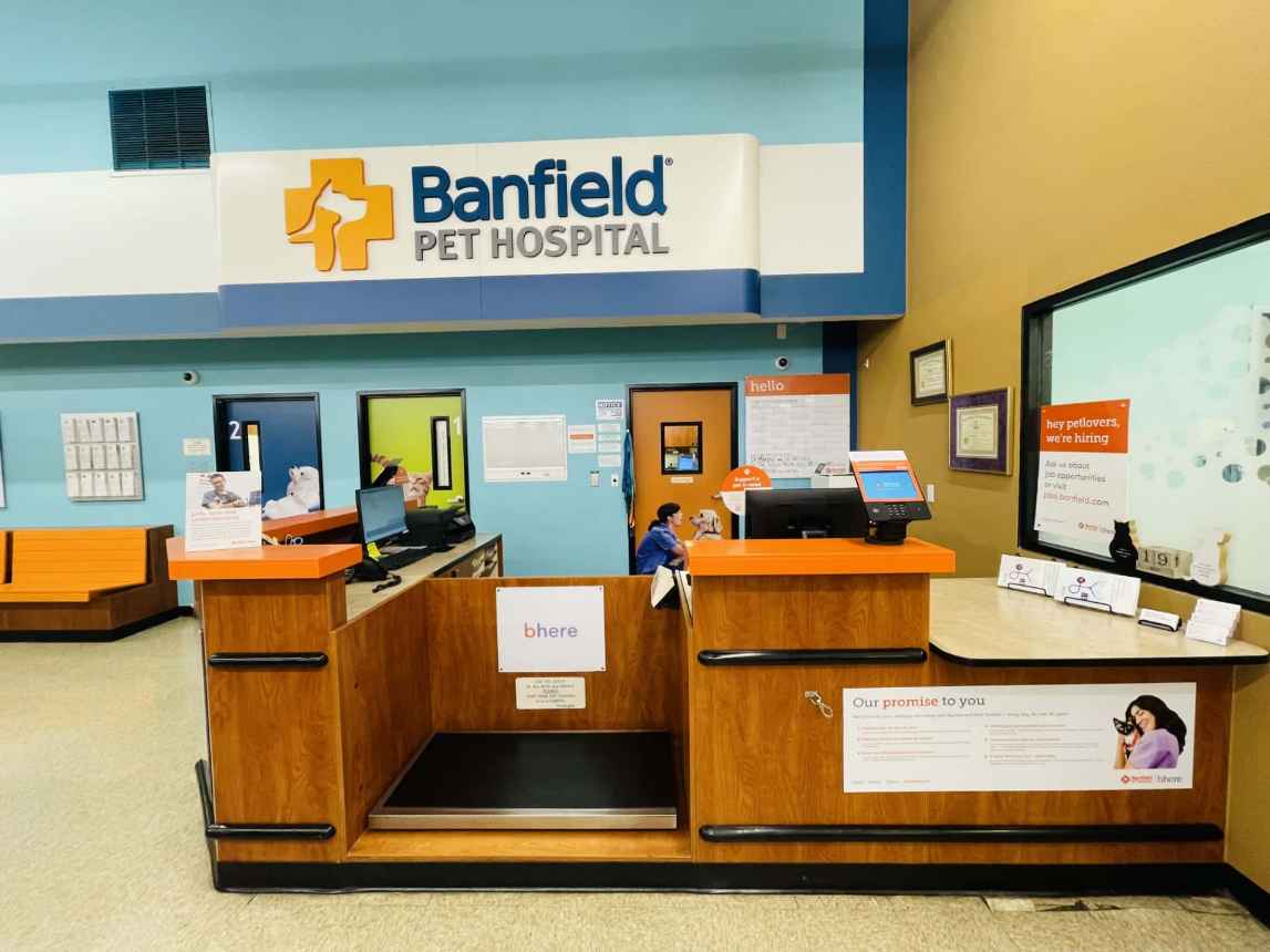 The Covington hospital lobby and front desk