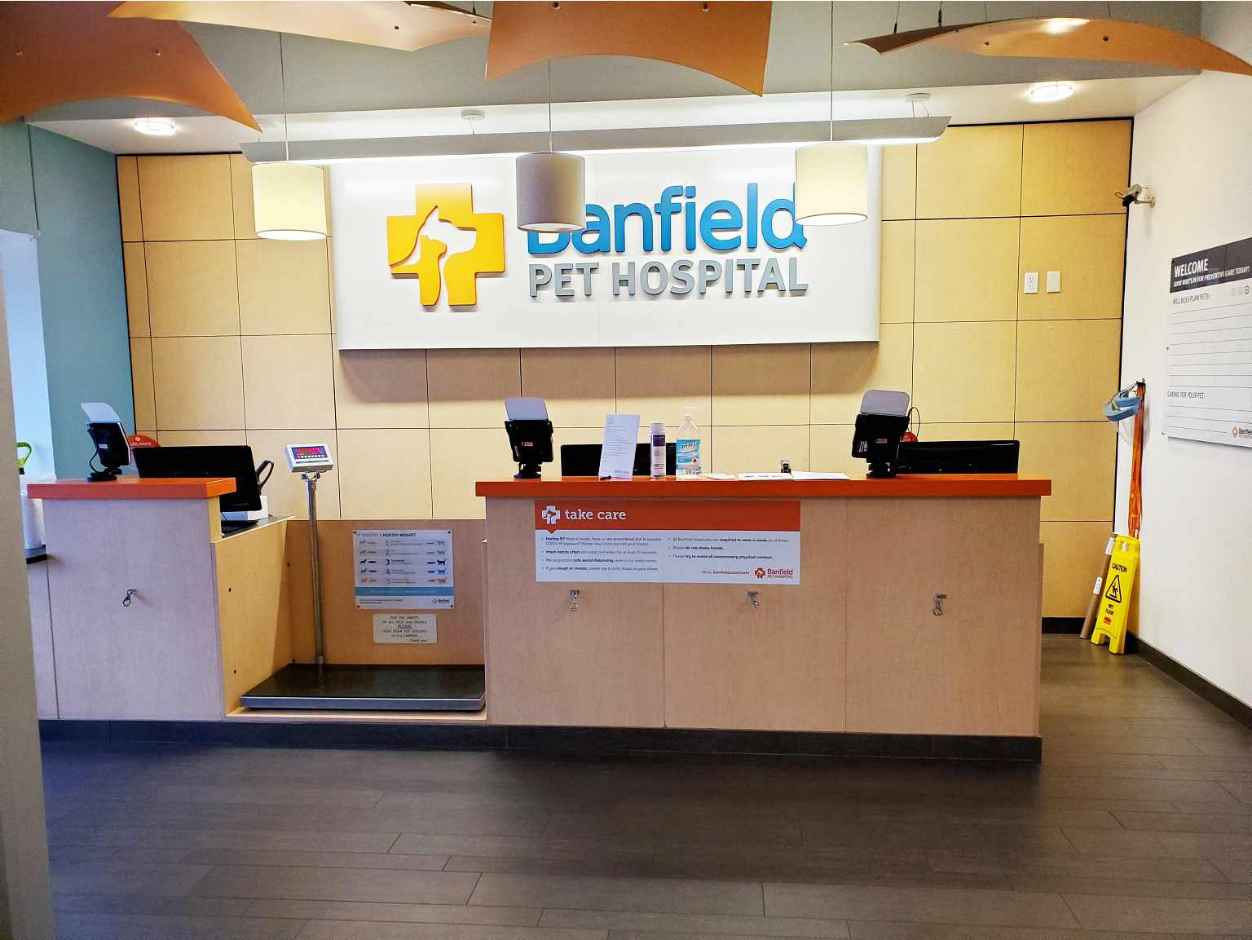 The front desk of the Banfield Pet Hospital