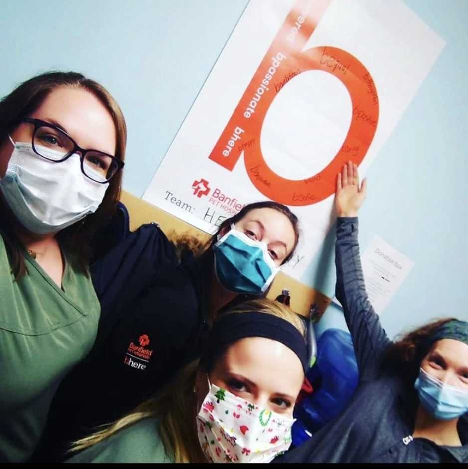 A group of Banfield Associates at the Banfield Pet Hospital